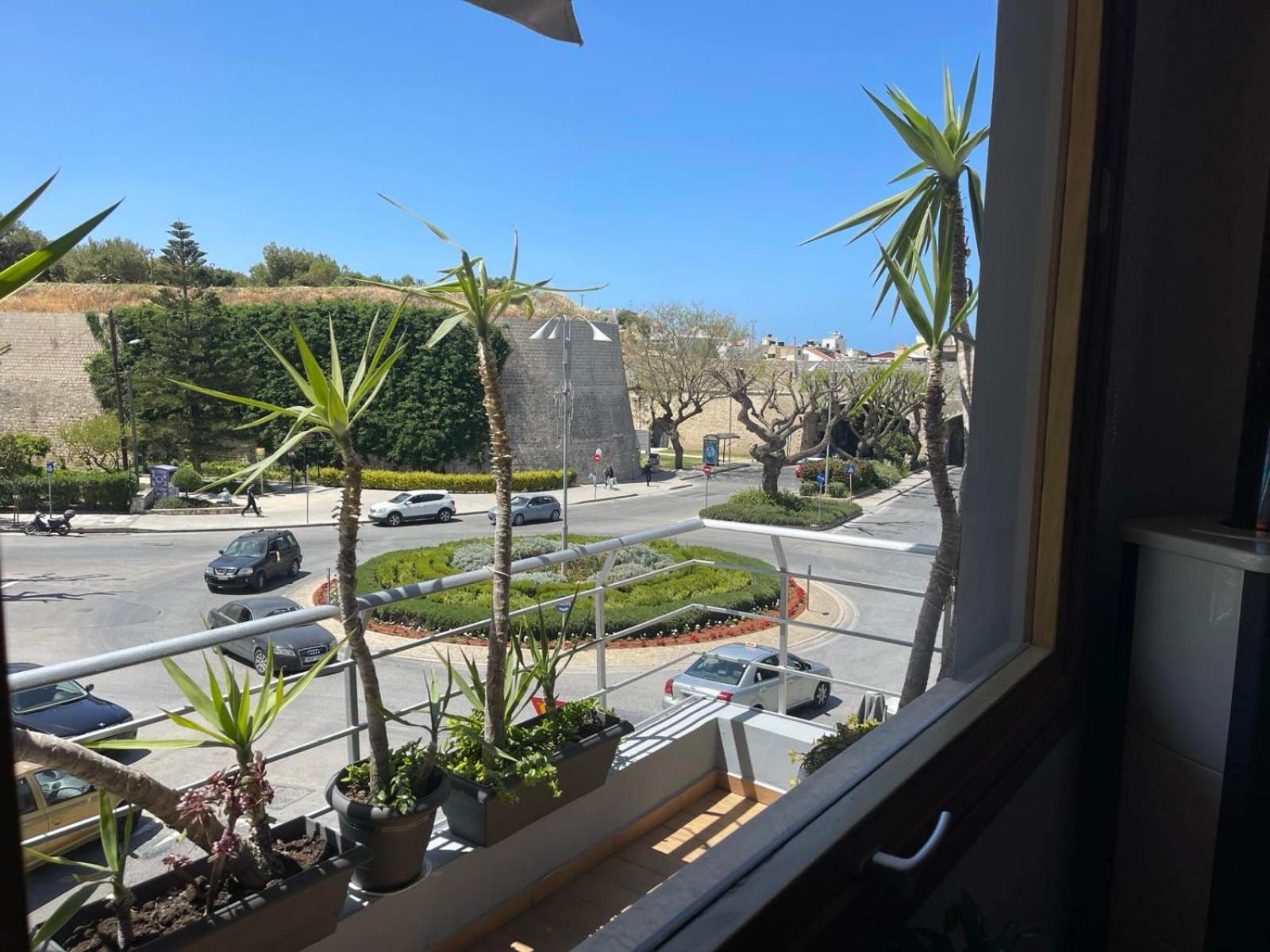 Oasis City Apartment كاندية المظهر الخارجي الصورة